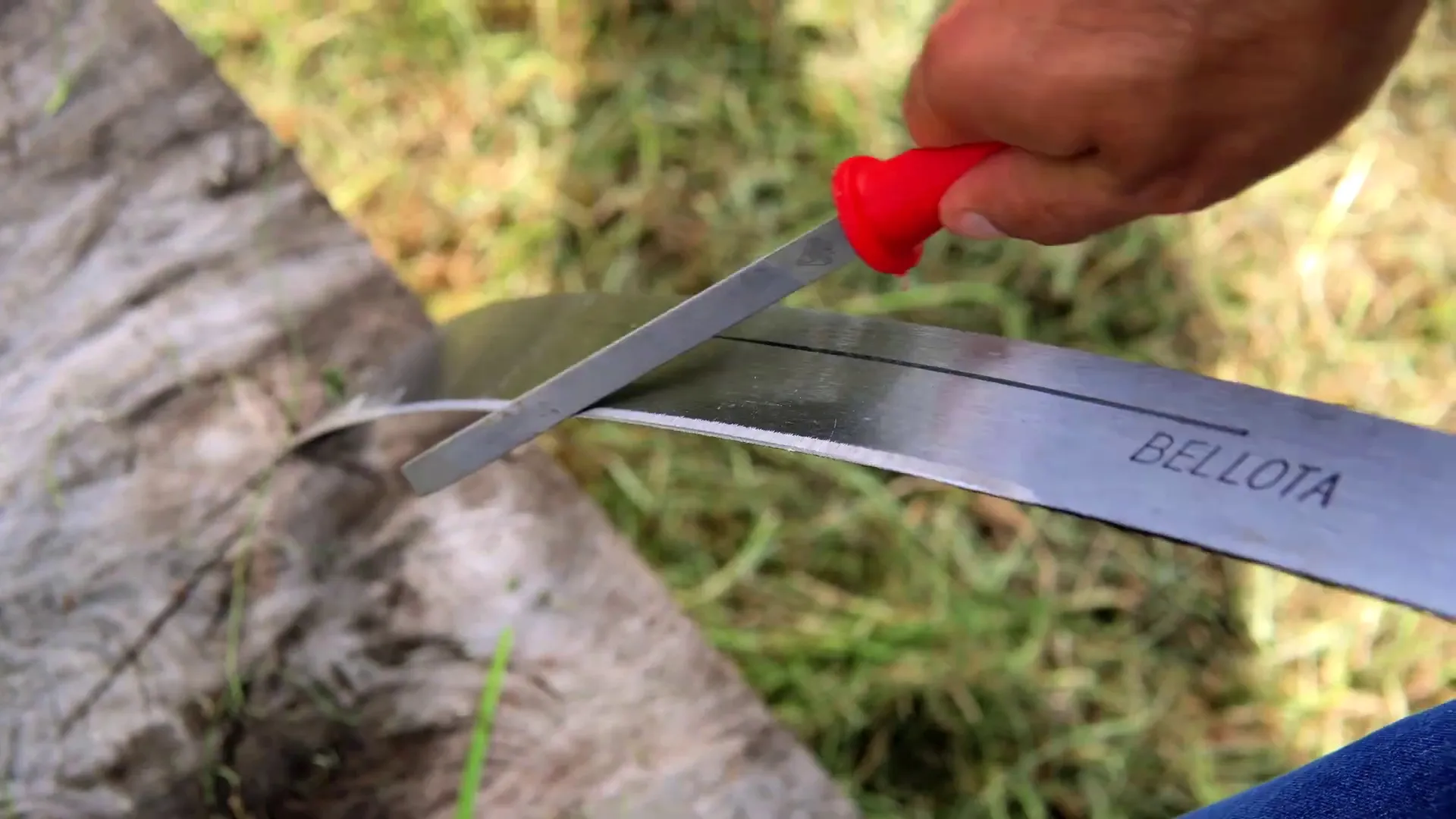 machete para cortar lena